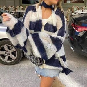 Oversized Contrast Daisy Print V Neck Button Down Knit Cardigan